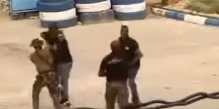 (VIDEO) Nigerian Police, Air Force Clash Over Drug Suspect in Delta