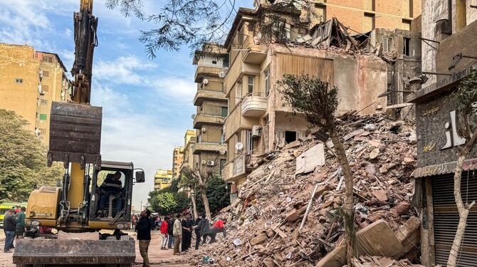 Cairo Building Collapse Kills 10, Leaves Several Missing