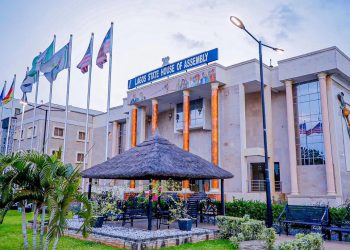 NIGERIA : DSS Storms Lagos Assembly, Seals Offices of Speaker and Deputy