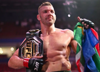 South Africa’s Du Plessis Defeats Sean Strickland to Retain UFC Middleweight Title at UFC 312