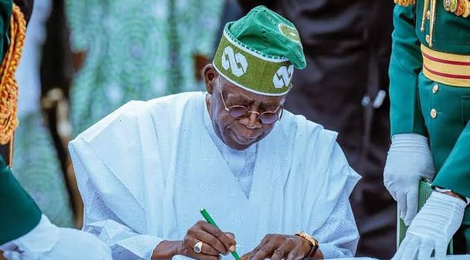 Nigerian Lawmakers Approve $36.6 Billion Budget for 2025