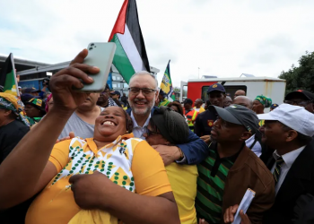 Expelled South African Ambassador Returns Home to Hero’s Welcome, Remains Defiant