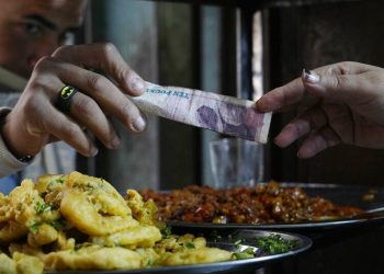 Egypt’s Inflation Rate Expected to Edge Down to 12.6% in March