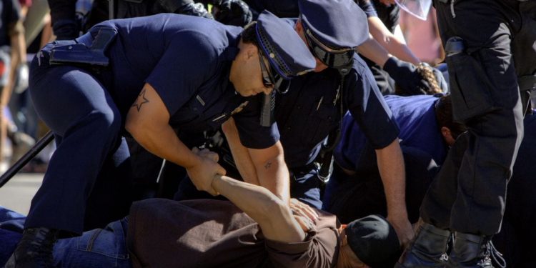 Italian Police Dismantle Migrant Smuggling Network, Arrest 15 Egyptians