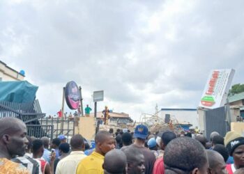 Nigeria: (VIDEO) Five Rescued as Building Collapses in Lagos