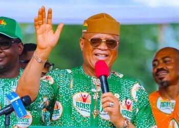 Nigeria: Akwa Ibom Governor Umo Eno Defects from PDP to APC