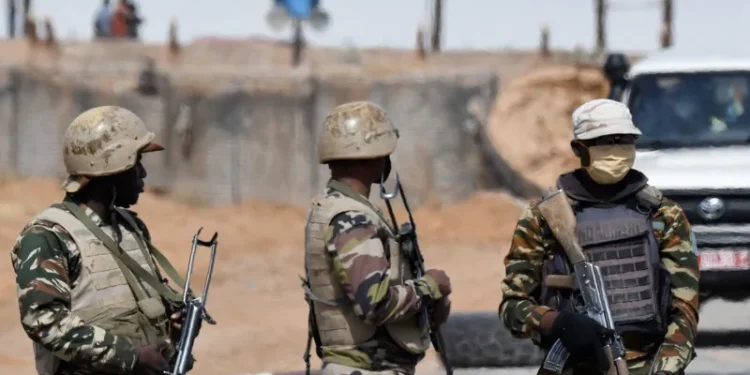 Insurgents on 200 Motorbikes Storm Niger Army Base, Kill 34 Soldiers