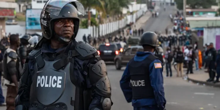 Nigeria: Lagos Fire Service Rescues Man Trapped in 80-Foot Well