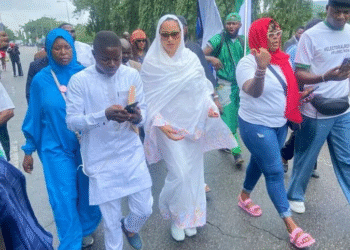 (VIDEO) NIGERIA: Senator Natasha, Supporters Exit NASS After Being Denied Entry