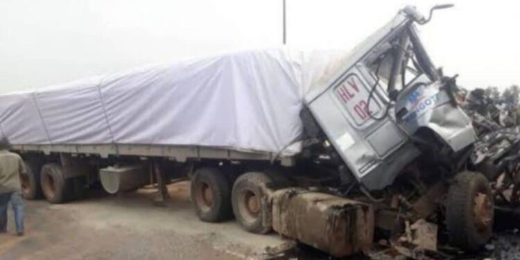Nigeria: Dangote Truck Loses Control, Kills Eight in Ondo