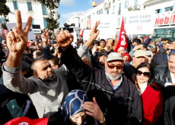 Tunisia’s Capital Witnesses Mass Protest Over Pollution Crisis