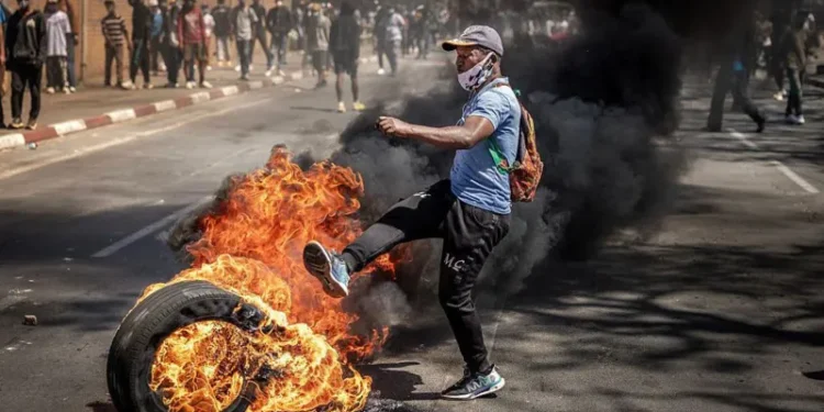 Madagascar President Pledges to Resign if Problems Persist