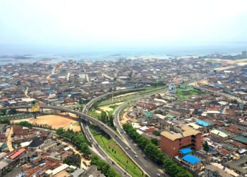 NIGERIA : Tension in Oworonshoki as Police, Thugs Attack Residents During Lagos Demolition