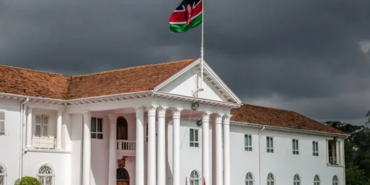 Kenyan Officer Killed in Bow-and-Arrow Attack at Gate of President’s Residence
