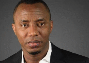 NIGERIA: Police Arrest Omoyele Sowore at Federal High Court in Abuja