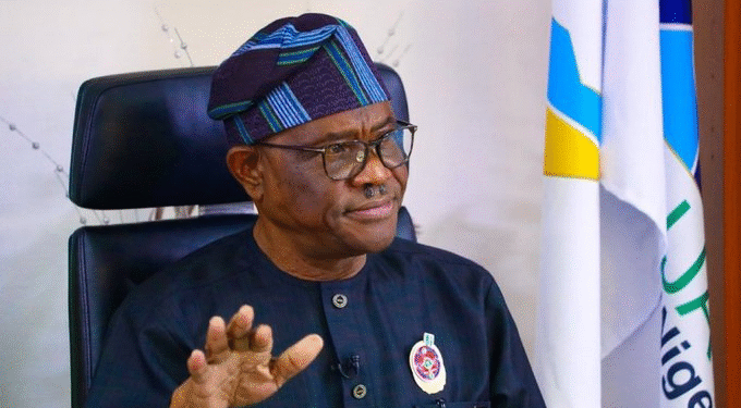 NIGERIA: Wike Bans Mobile Phones For AGIS, Land Administration Staff After Viral Video