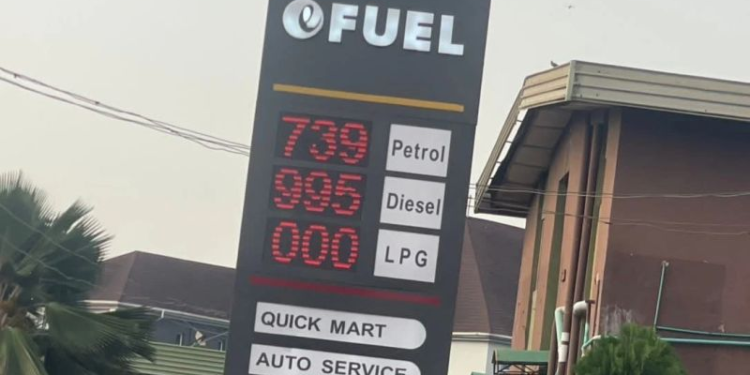 Dangote Refinery Urges Nigerians to Report MRS Stations Selling Above ₦739 per Litre