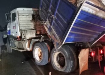 NIGERIA : Truck Overturns at Otedola Bridge, Causes Traffic Disruption