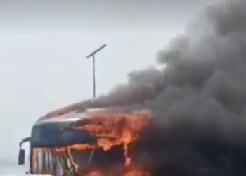 Nigeria: (VIDEO) Panic on Third Mainland Bridge as BRT Bus Bursts into Flames