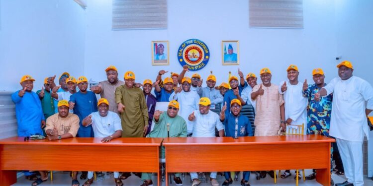 Nigeria: Osun Speaker and 24 Lawmakers Join Governor Adeleke’s Accord Party