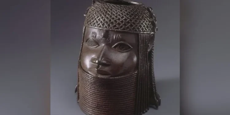 UK University Returns Looted African Artefacts to Nigeria