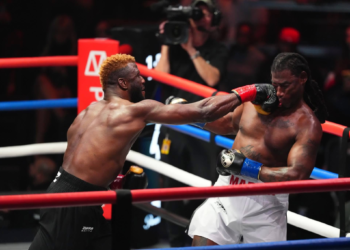 BOXING: Nigeria’s Efe Ajagba Knocks Out Charles Martin With Fourth-Round Stoppage Win