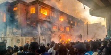 NIGERIA :Fire Engulfs Fatima Simra Multi-Purpose Market in Kano