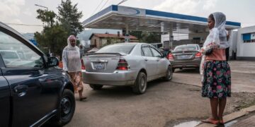 Ethiopia Sends Non-Essential Workers on Leave Amid Fuel Shortage