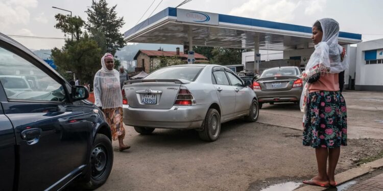 Ethiopia Sends Non-Essential Workers on Leave Amid Fuel Shortage