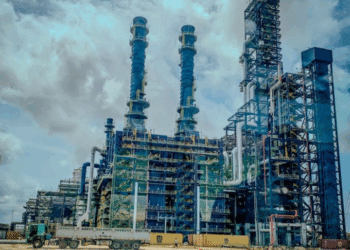 Nigeria: Dangote Refinery Hikes Petrol Price to N995 per Litre, Second Increase This Week