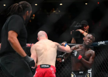 UFC : Israel Adesanya Suffers Fourth Straight Defeat in Loss to Joe Pyfer