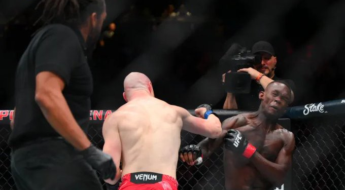 UFC : Israel Adesanya Suffers Fourth Straight Defeat in Loss to Joe Pyfer