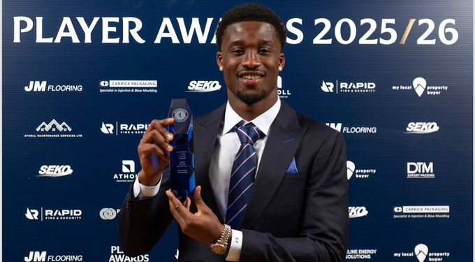NIGERIA: Emmanuel Fernandez Wins Rangers Player of the Year Award