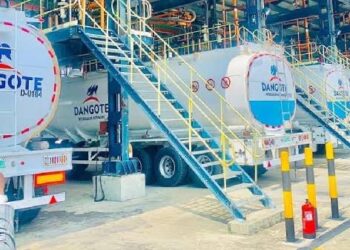 Dangote Refinery Hikes Petrol Ex-Depot Price to ₦1,350 per Litre