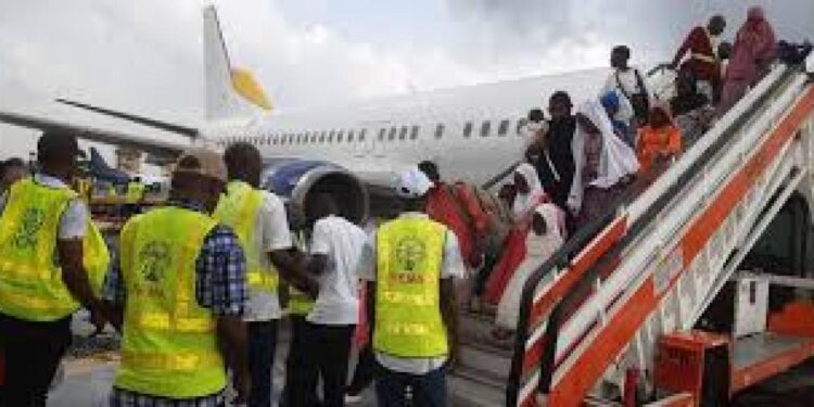 Over 1,100 Stranded Nigerian Migrants Return From Niger Republic Through Kano