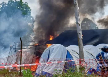 Crowd Attacks Ebola Treatment Tents in Eastern DR Congo After Dispute Over Body