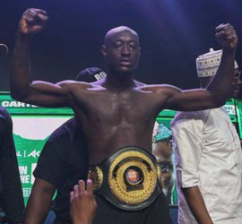 NIGERIA : Carter Efe Defeats Portable in Celebrity Boxing Bout