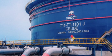 NIGERIA: Dangote Refinery Cuts Petrol Depot Price Back to ₦1,275/Litre
