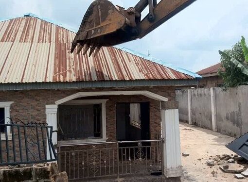 NIGERIA : Oyo State Government Demolishes Kidnappers Hideouts After Rescue of Adelabu’s Sister