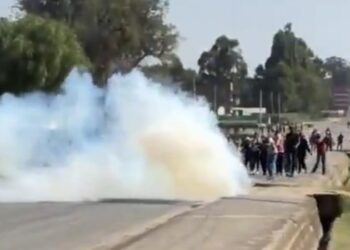 Teargas in Nanyuki as Kenyans Protest U.S. Ebola Quarantine Base at Laikipia Air Base