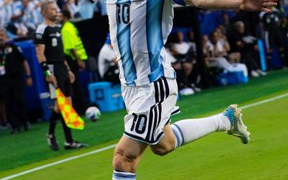 Messi Scores Hat-Trick as Argentina Beat Algeria in World Cup Opener