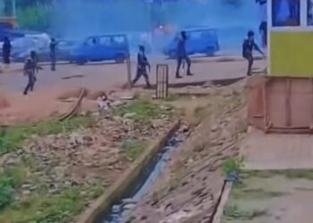 Nigeria: (VIDEO) Several Feared Injured as Rival Gangs Battle for Control of Osogbo Motor Parks