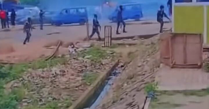 Nigeria: (VIDEO) Several Feared Injured as Rival Gangs Battle for Control of Osogbo Motor Parks