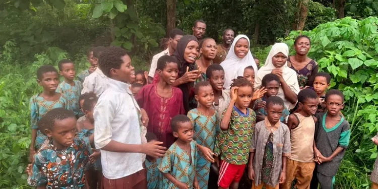 VIDEO: Rescued Oriire Schoolchildren and Teachers Arrive Oyo State House in Ibadan