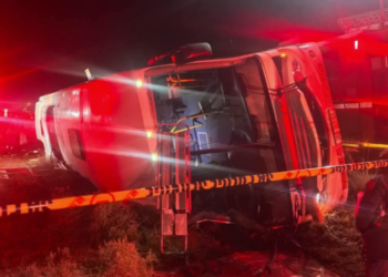 Sixteen People Die as Bus Overturns in South Africa
