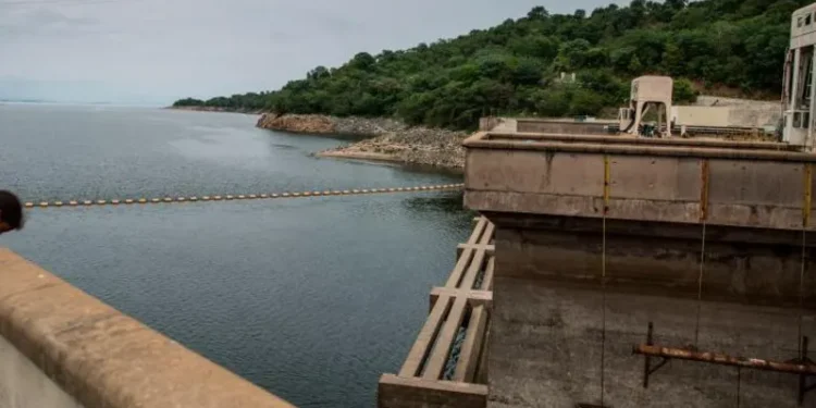 (VIDEO) At Least 15 Killed as Overloaded Boat Capsizes on Lake Kariba