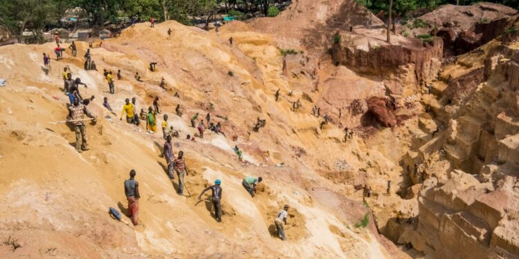 Central African Republic Shuts Artisanal Gold Mine After Collapse Kills 49 Near Cameroon Border