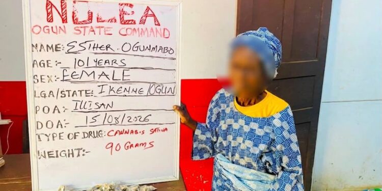 Nigeria: (VIDEO) 101-Year-Old Grandma Arrested as NDLEA Finds Cocaine Hidden in Fufu
