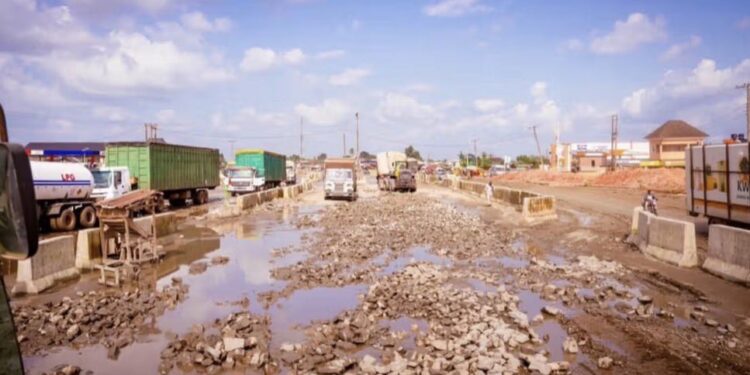 Nigeria: Presidency Faults Contractor as Benin-Agbor-Asaba Gridlock Leaves Motorists Stranded for Days